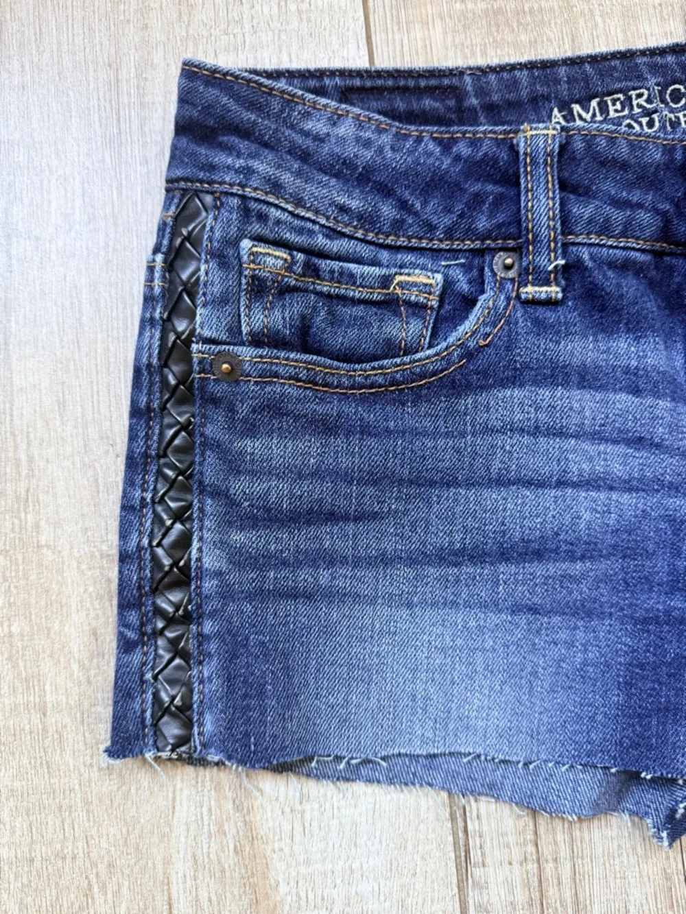 American Eagle Outfitters Low Rise Cut Off Shorts - Picture 3 of 9